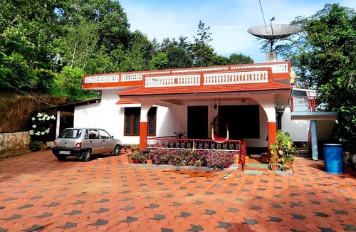 Virarajendrapet House | Flower Bee Homestay