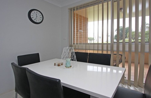 Port Macquarie Apartment | Flynns View 8: 2 BR, 1 BA Apartment in Port Macquarie, Sleeps 6