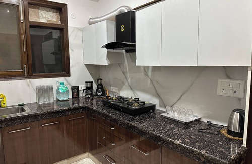 Vasant Kunj Apartment | Forest Vistas: Luxury Vasant Kunj Gem 2