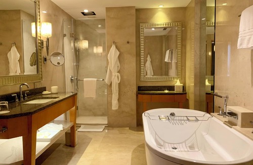 Worli Hotel | Four Seasons Hotel Mumbai