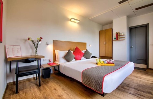 Jayanagar Hotel | Fresh&Charming Stay with Artwork Rooms@Bangalore