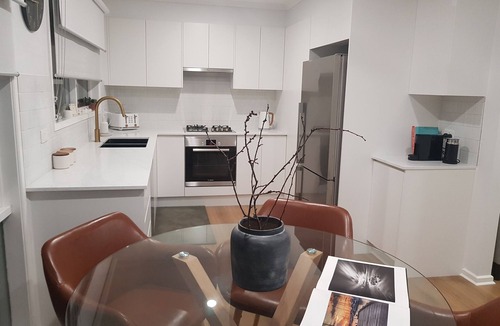 Cranbourne West House | Fully Renovated Lux Retreat In Cranbourne West. The true center of Melbourne