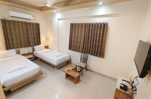 Rajgurunagar Hotel | Gandharva Inn