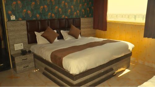 Allahabad Hotel | Ganga Riverfront Rooms And Banquet