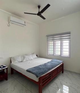 Kuzhuppilly House | Garden of Breeze