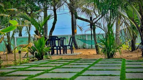 Kuzhuppilly House | Garden of Breeze