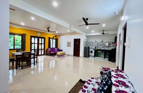 Aldona Bed & Breakfast | Garden-View AC Room in a Villa