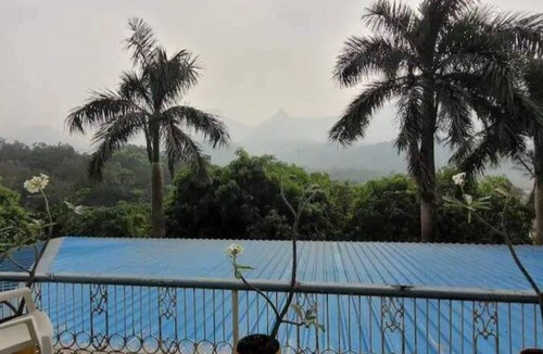 Versova House | Getaway to the greens