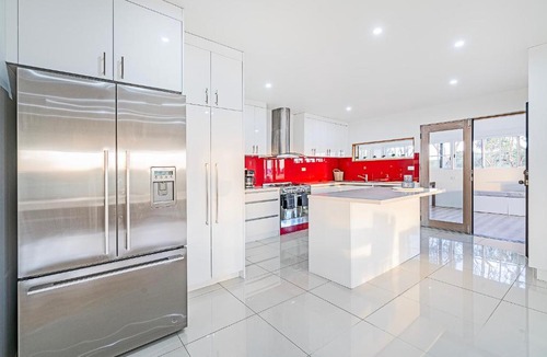 Forcett House | Golden Hours - Serene Bushland Outlook & Outdoor Spa