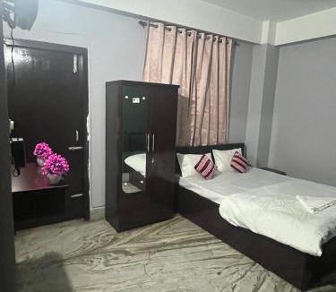 Gauhati Apartment | Golden Lily Homestey