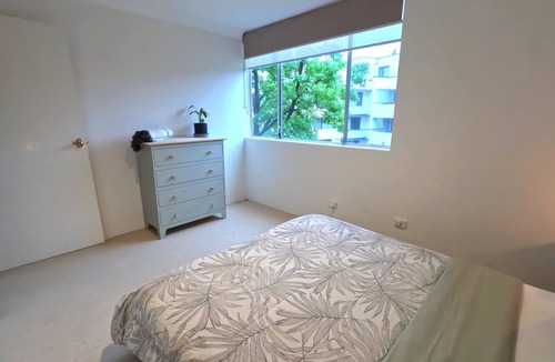 Griffith Apartment | Gorgeous Griffith 2Bed/1Bath Pad