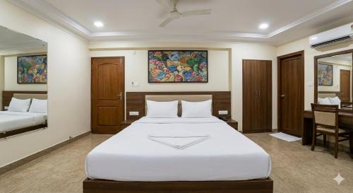 Patel Nagar Hotel | Grand Ram Han Near Metro Station