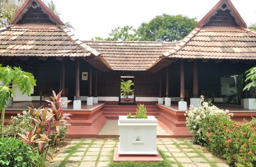 Palavakkam Hotel | Green Meadows Resort