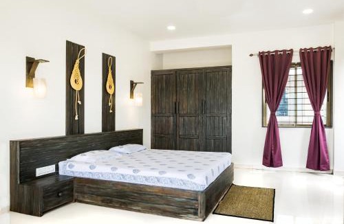 Kolhapur Apartment | Green Roof - Family Room