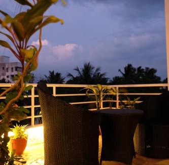 Kolhapur Apartment | Green Roof - Family Room