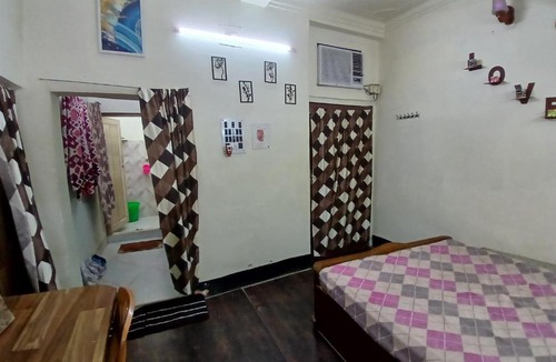 Kolkata Apartment | ground floor room