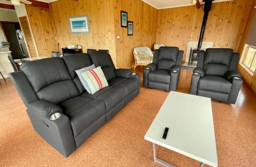 Emu Bay House | Hamilton