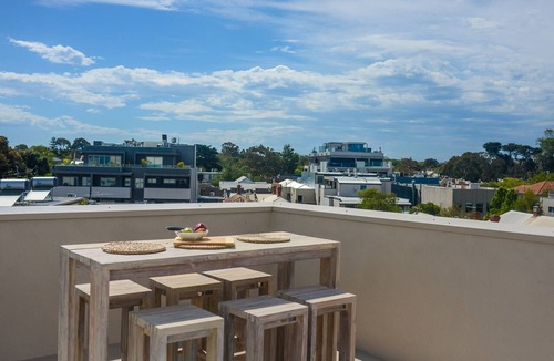 Hampton Apartment | Hampton Lookout Rooftop Terrace with Bay Views