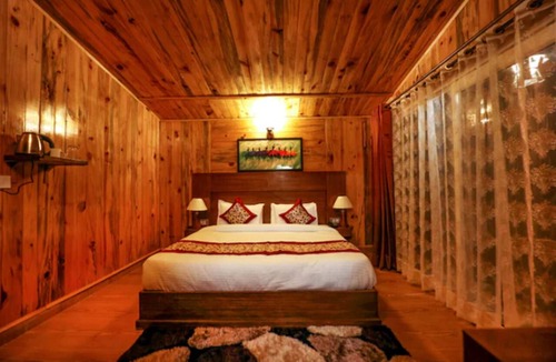 Dhanaulti Hotel | Hansdi Resort Dhanaulti Stotrak Hotels