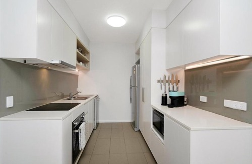 South Townsville Apartment | Harbourfront Views at Allure 2 Bedroom Apartment