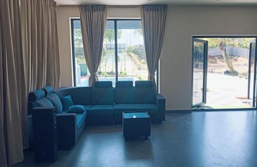 Krishna Karanai House | Hari Holidays Villa