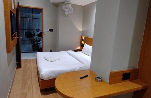 Sualkuchi Hotel | Hashtag Inn opposite Sarusajai Stadium