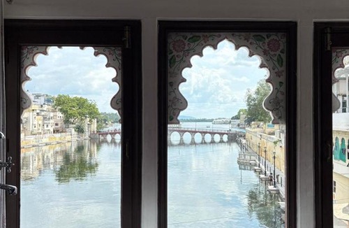 Lake Swaroop Sagar Hotel | Hide-In Udaipur - A Lake View Boutique hotel