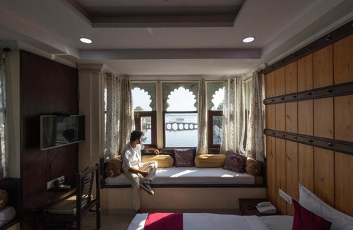 Lake Swaroop Sagar Hotel | Hide-In Udaipur - A Lake View Boutique hotel
