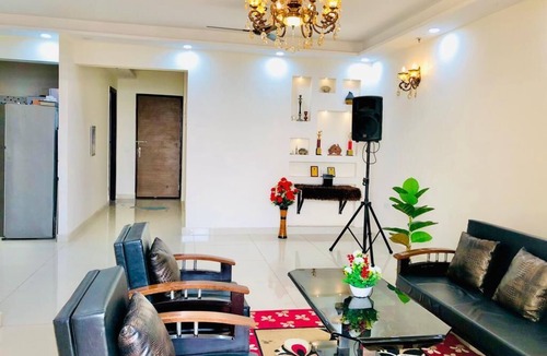 Indirapuram Apartment | High-rise, Most Private, No Noise, Room & Common Areas