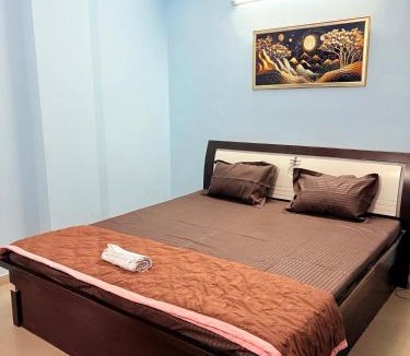 Vaishali Nagar Apartment | Highway access 2BHK, Trendy decor, VR & other water parks