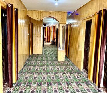Srinagar House | Highway Heaven
