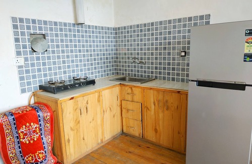 Old Manali House | Hill top house 2br, incredible view, old Manali.