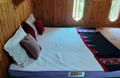 Gushaini Apartment | Him cottage