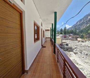 Gangotri Hotel | Himalaya Sadan