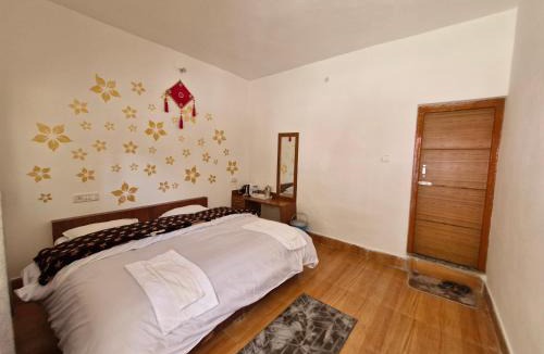 Gangotri Hotel | Himalaya Sadan