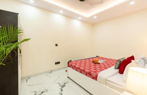 Dariyaganj Apartment | Homlee-Classic 4BHK Flat Central DEL-Lift-Parking