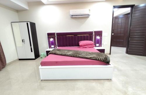 Dariyaganj Apartment | Homlee-Virasat 3BHK Flat Central DEL-Lift-Parking