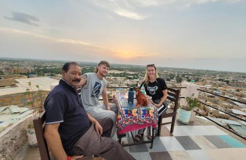Amar Sagar Pol Hostel | Hostel Peace & Love Home Stay