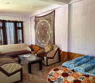 Tosh House | Hotel 19 Tosh