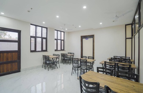 Mohali Hotel | Hotel ∙ 3 guests