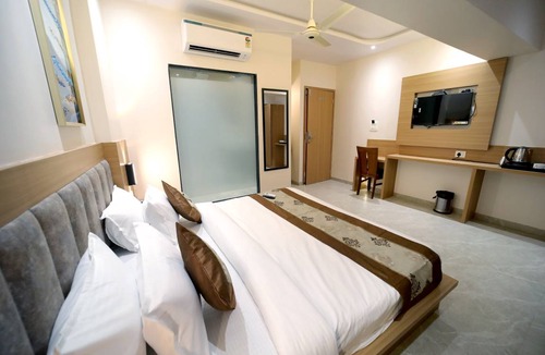 Andheri Hotel | Hotel ∙ 8 guests