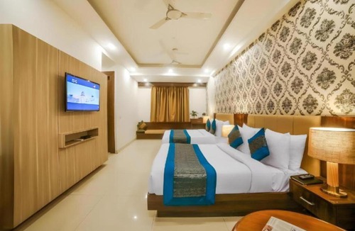 South West Hotel | Hotel Almati Inn Near IGI Delhi Airport - With Free Airport Pickup