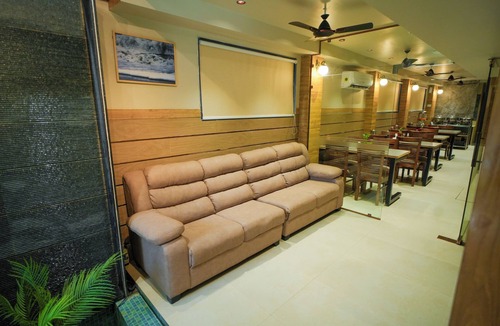 Andheri West Hotel | Hotel Amber Paramount