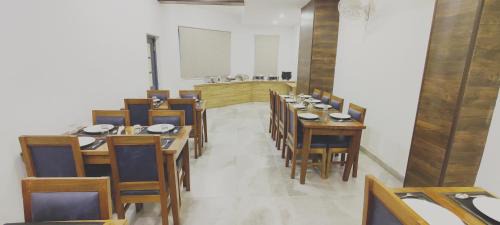 Shargole Hotel | Hotel Apricot Inn kargil