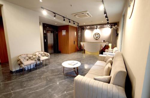 Mira Road East Hotel | Hotel AR Inn