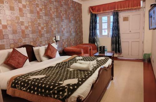 Nainital Hotel | Hotel Aroma Nainital In house parking