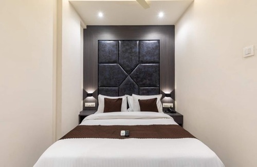 Borivali West Cabin | Hotel Artilla Borivali