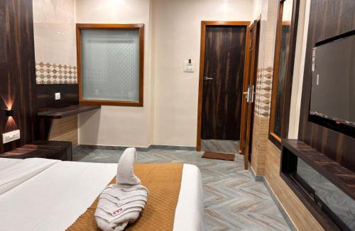 Borivali West Hotel | hotel Arts palace
