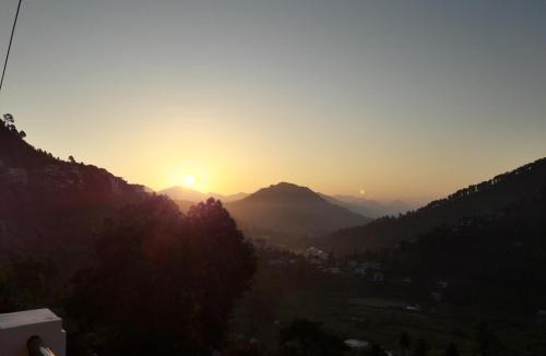 Bhowali Bed & Breakfast | Hotel Avlokan - Near Kainchi Dham Mandir