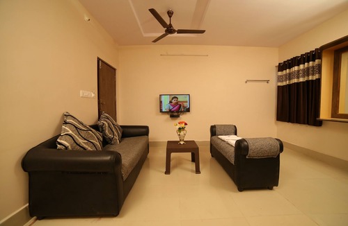 Nidadavolu Hotel | Hotel Bhavani Grand